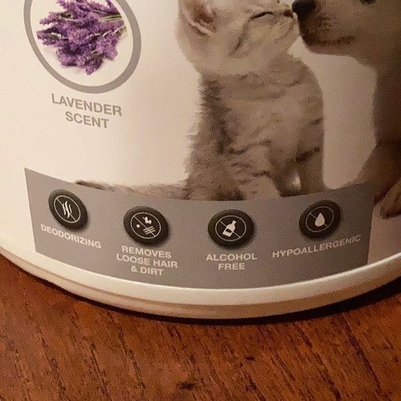 Brookstone Dog Left Nwt Brookstone Deodorizing Pet Wipes Poshmark